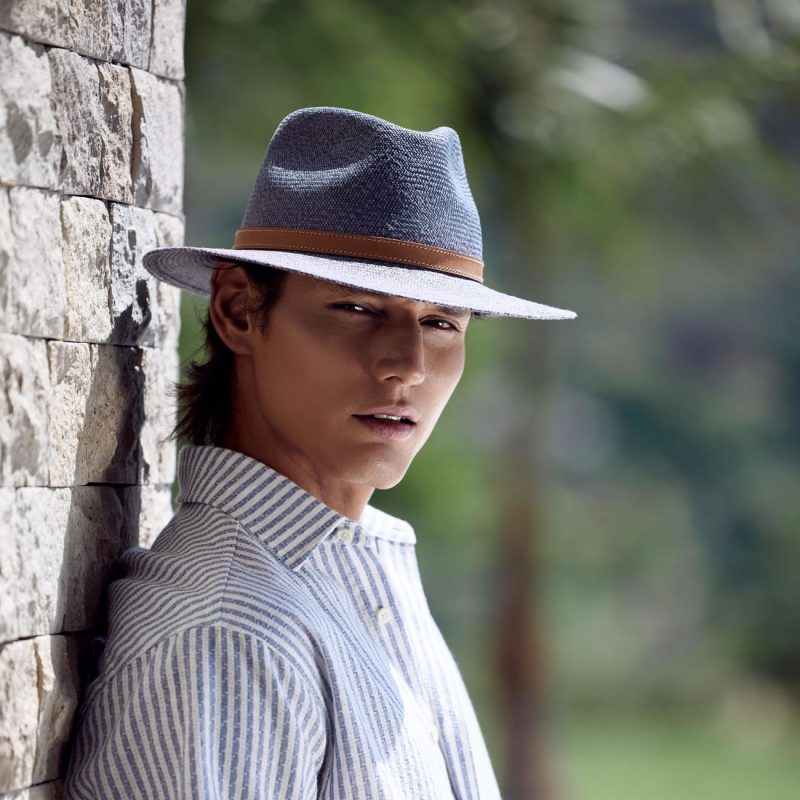 Panama hat Thomas