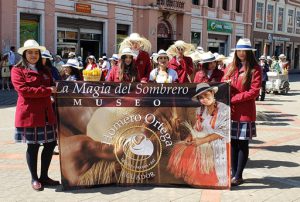 Participación en el desfile por el Día de los Museos, en la ciudad de Cuenca. 